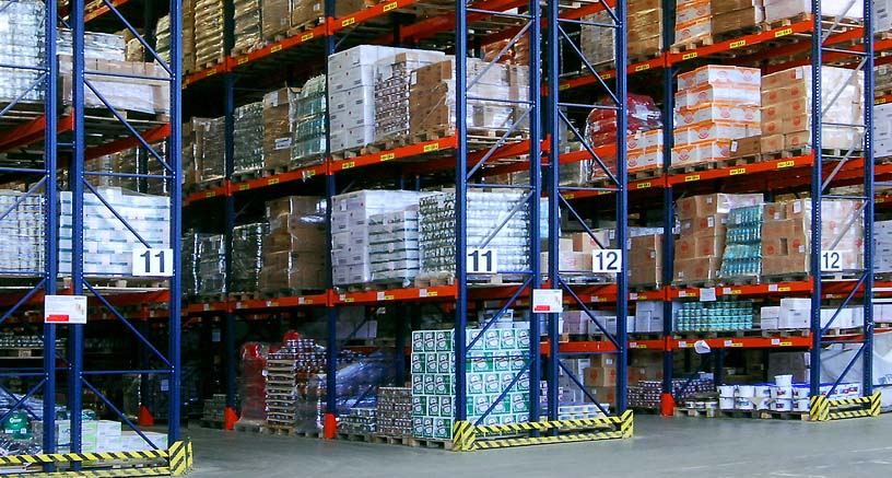 Складські стеляжі з полицями